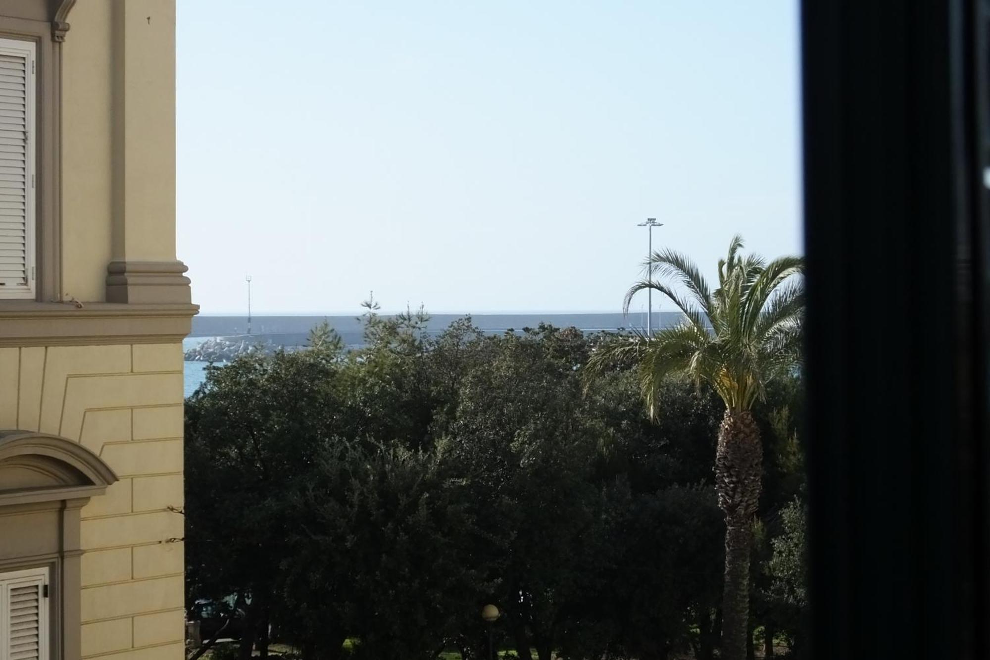 La Finestra Sul Mare B&B Livorno Exterior foto